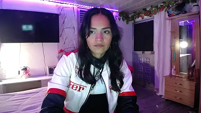Samara_Beltran — Show the tits