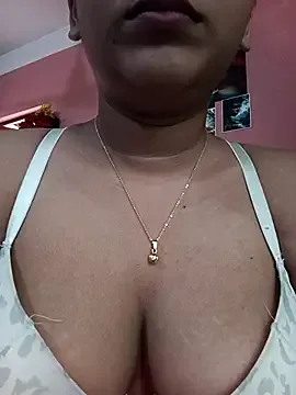 Samiya3344 — Show Boobs in Public