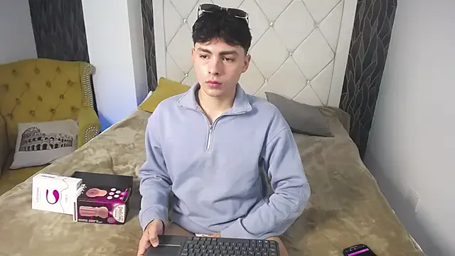 SamuFOXXX — show cock