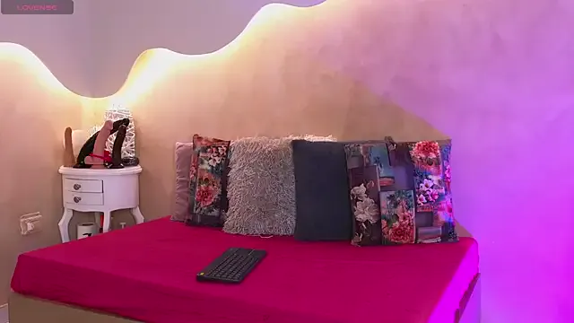 SaraGuzmann — Hiwelcome tease tits