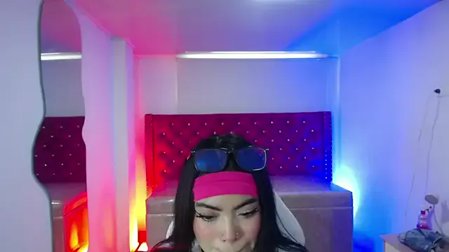 Sarah_evansm — Freechat on StripChat