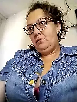 saraqueen__ — Take off my panties and wet my pussy