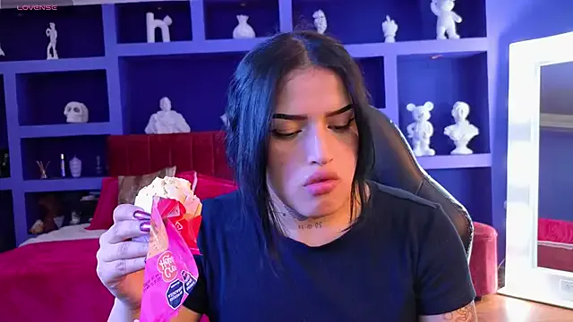 sari_belle — Lick Fingers + saliva