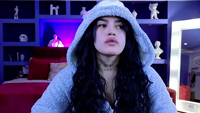 sari_belle — Slaps in my tits 