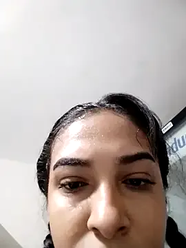 Selena_Thompson — Shows masturbation