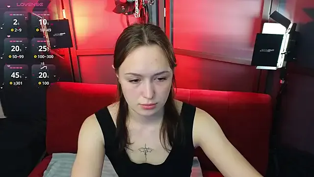 selin_selin — topless and play tits