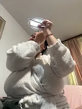 SellenaBigBoobs — Ride dildo and spit tits while doing it