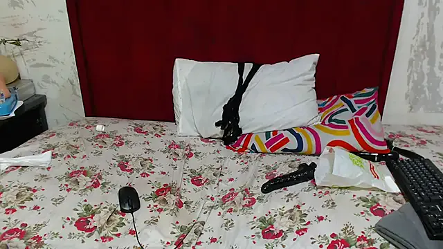 SexyChantyBabe25 — Cream up that pussy and dildo it