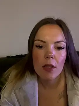 SexyLoLoUK — Strip tease 