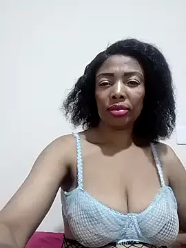 SEXYMOANSXX — Freechat on StripChat