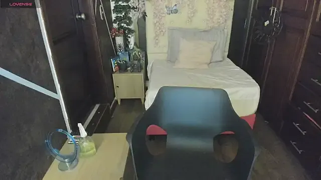 SexyNaf — show tits +show pussy