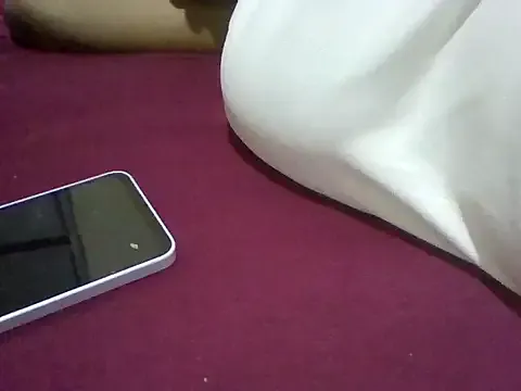 sexyonebb — i love my long tits