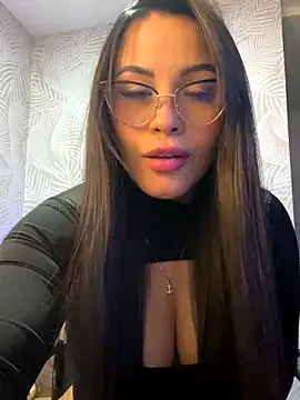 sexyyykloee — make me horny mmm