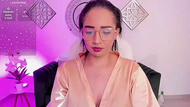 Sharon_breezee — Squirt show + oil in bobs