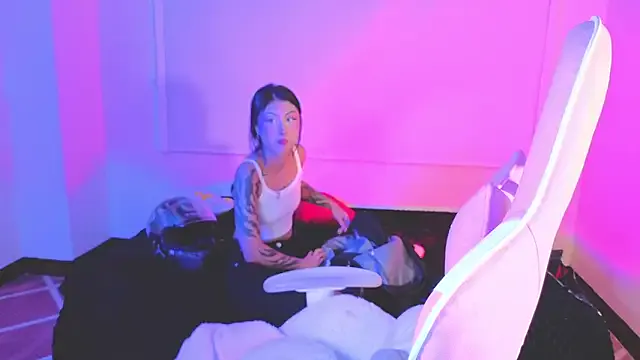 SharonBoone — show tits / 