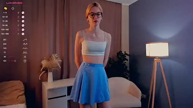 SharylSmalt — play with my pussy at chair