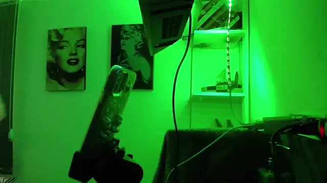 shellsy_hans — make me cum