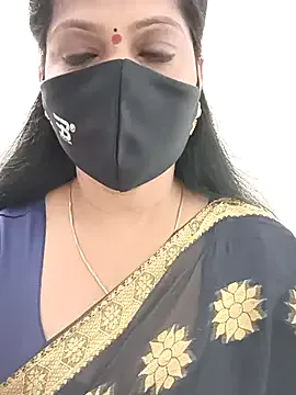 shivani27 — Gold chain