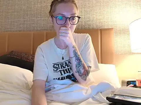 short_sweetpea — Hotel room balcony risky