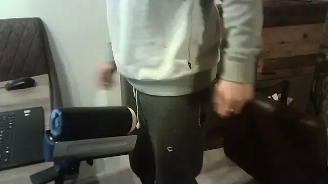 ShyGuyWannaTry — Cumshow!