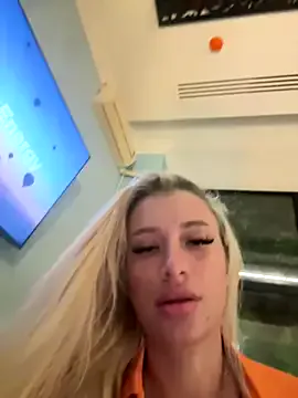 SinwithAmy — WET PUSSY WET in public
