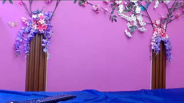 skinnysofia18 — Freechat on StripChat