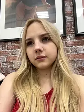 Sky_Cutie — sensual moves and poses
