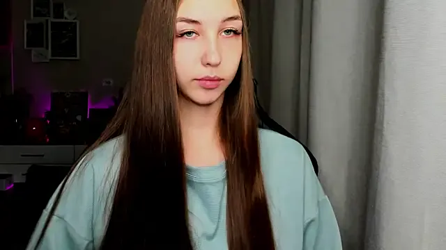 Sm0ly — play with tits