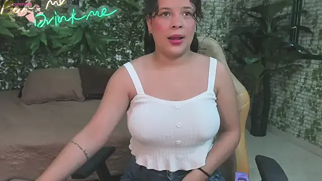 SofiaaBigBoobs — SUCK TITS