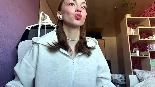 SofiaSmiles — Ass dance