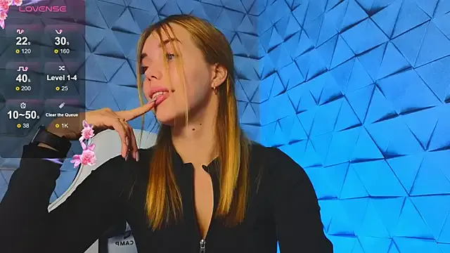 SofieSin — shake ass close to cam