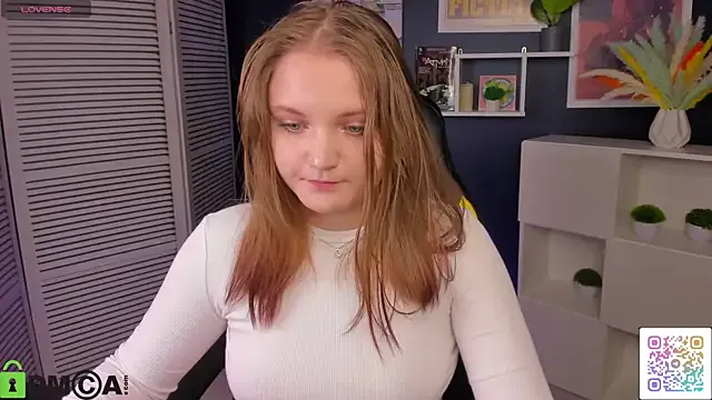 Solefreee — suck fingers and eye contact