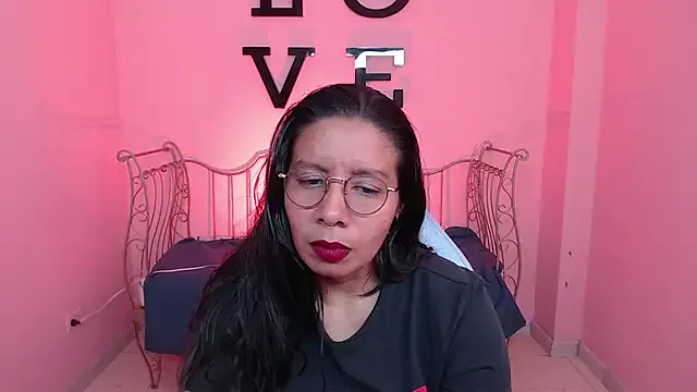 sophia_reyes_ — 5 Fingers Pussy n squirt