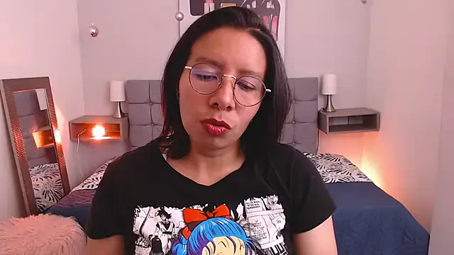 sophia_reyes_ — 5 fingers pussy + squirt in doggy