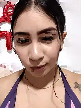 sophia_salazar18 — Kiss