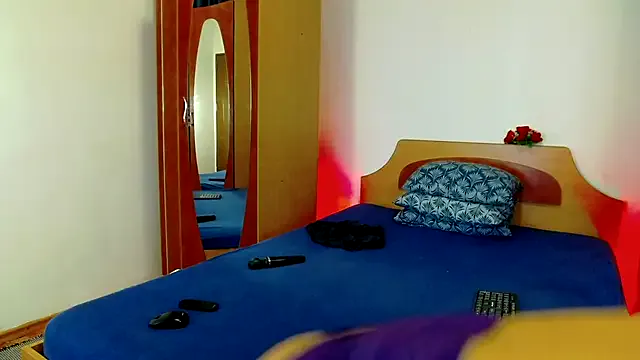 Sophie-Rosenfeld — DOMI IN PUSSY   5MIN  LINK