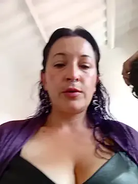 sophie_banger — Take off Bra Show Tits and massage