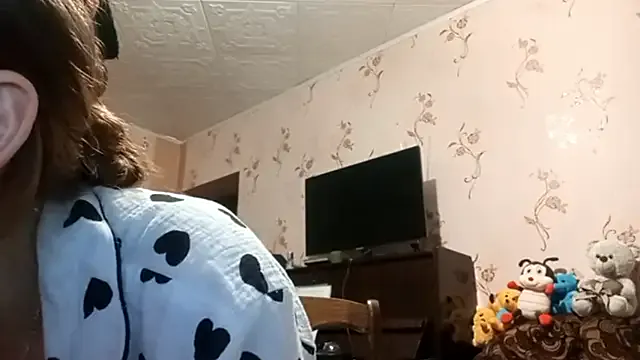 Sophiecuttie — I'll show you a tattoo on my stomach.