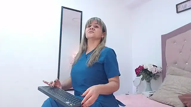 Sophy_Sheikh — Oil in tits