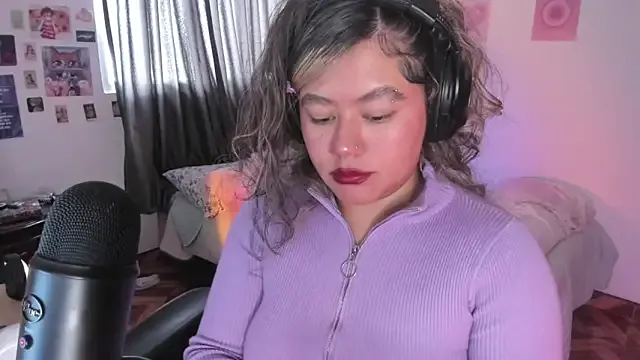 StephaniFox — show boobs+ahegao face