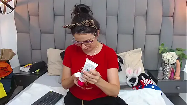 Sweetlibra — Bra Off