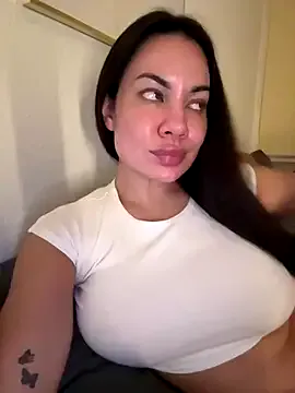SweetMeiiii — Show my Boobs 2min + Spit on it