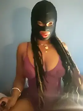 sweetybae75 — Je montre un sein 