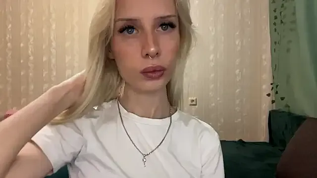 SwitchedFiver — Freechat on StripChat