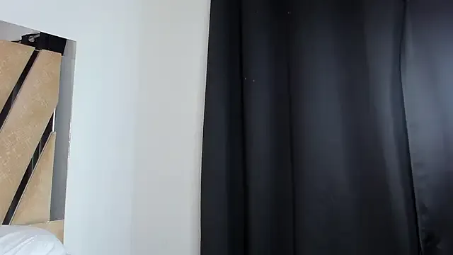 TamiTS — FLASH BOOBS