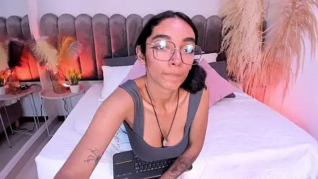 Tangi_soul — Flash tits and slap 