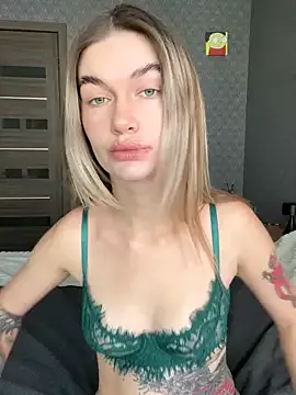 TechnooBabyy — striptease and oil on boobs