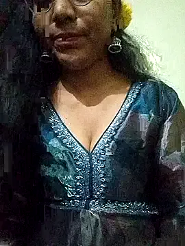 Telugu___Sexygirl___Naidu — Oil on boobs