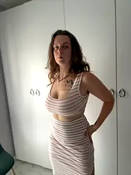 TenderLaGlamor — doggy + play pussy