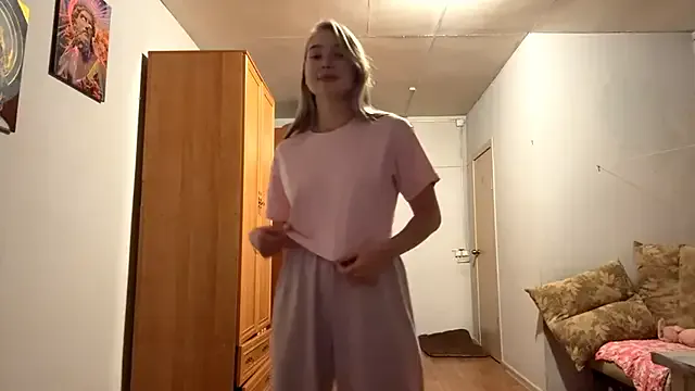TeresaGrigg — Air kiss